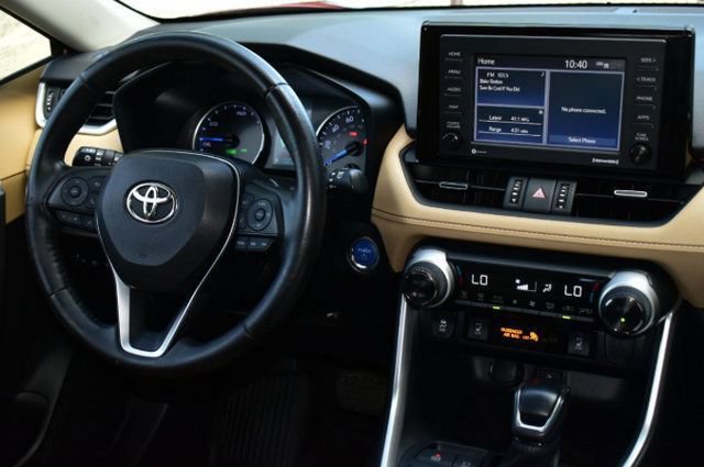 Certified 2021 Toyota RAV4 XLE Premium AWD/4WD image 3