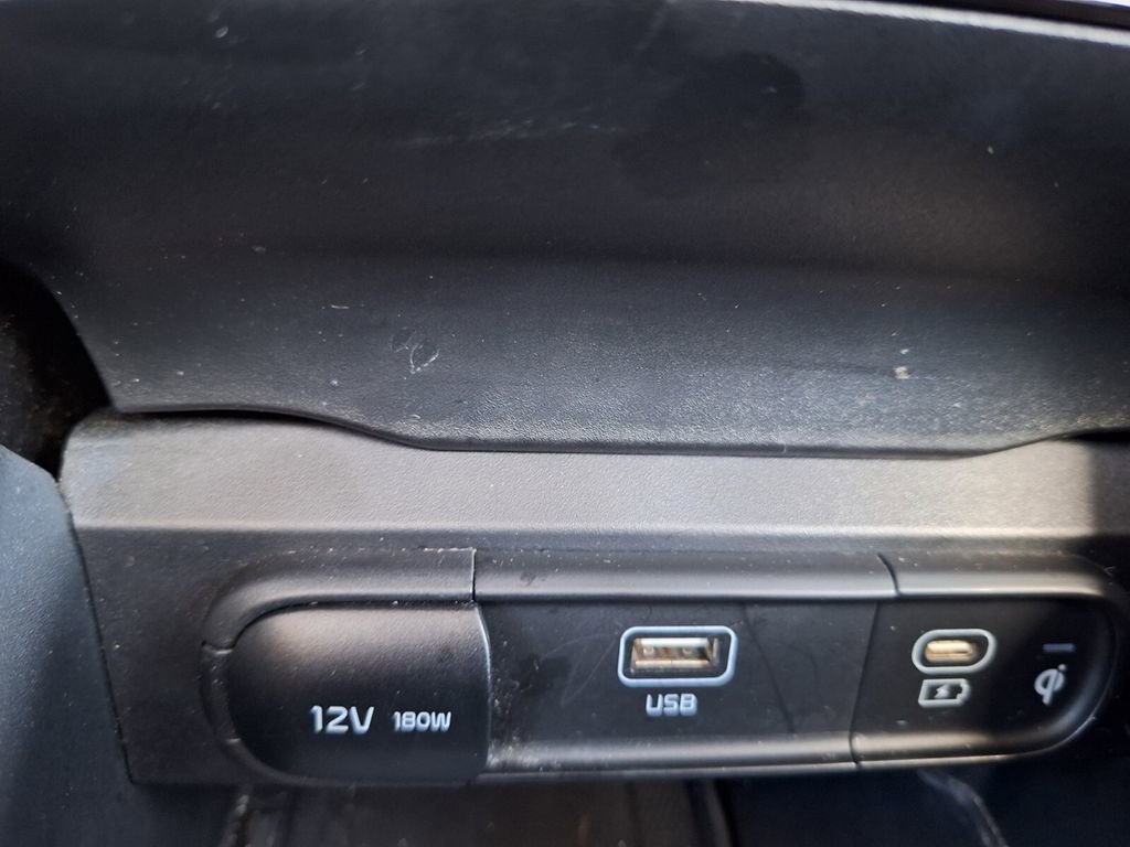 Used 2023 Kia Telluride EX w/ EX Captain's Chair Package image 17