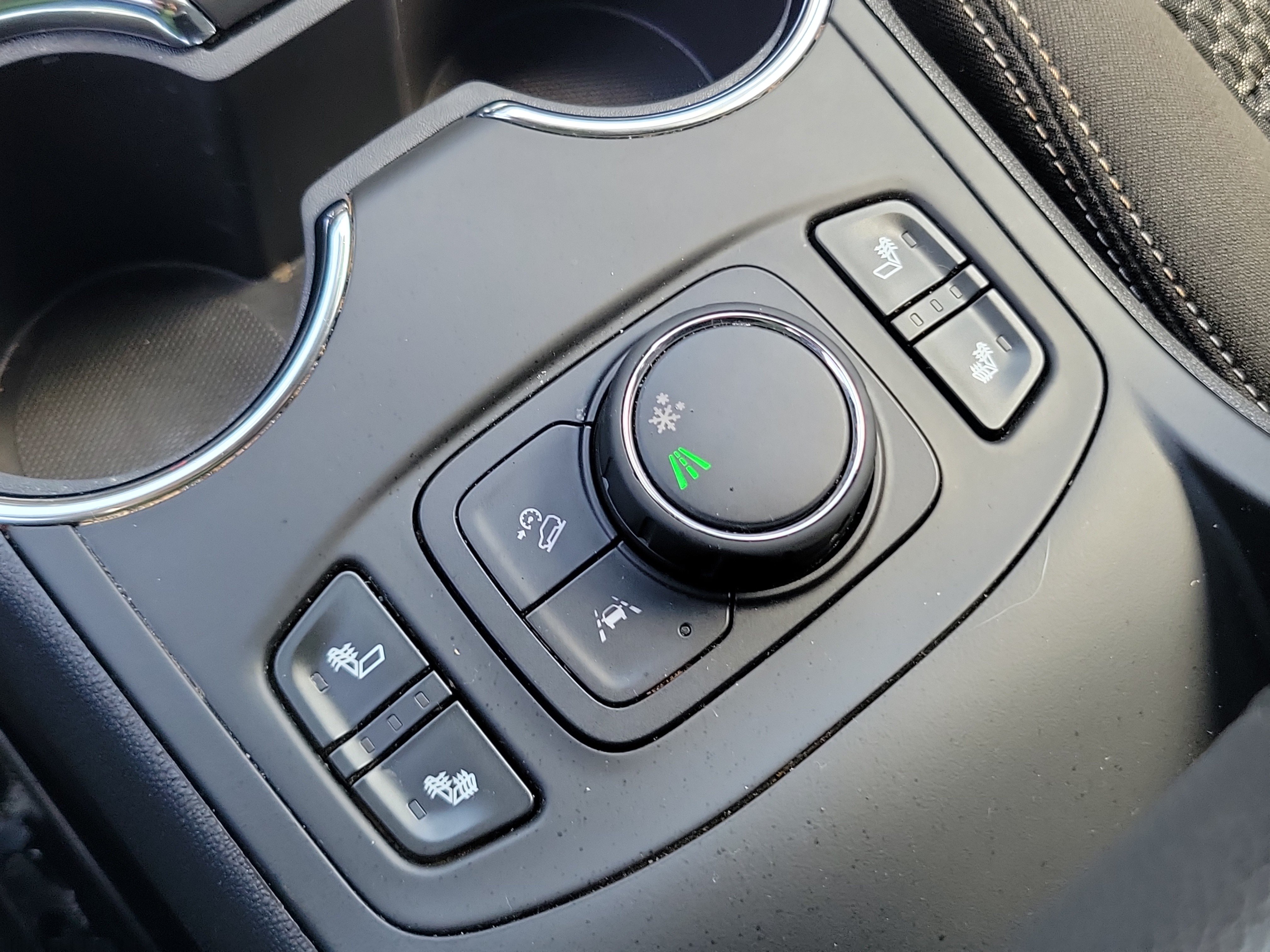 Used 2023 GMC Terrain SLE w/ Driver Convenience Package FWD image 27