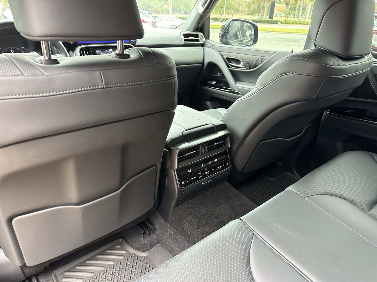 Certified 2025 Lexus LX 700h Overtrail image 12