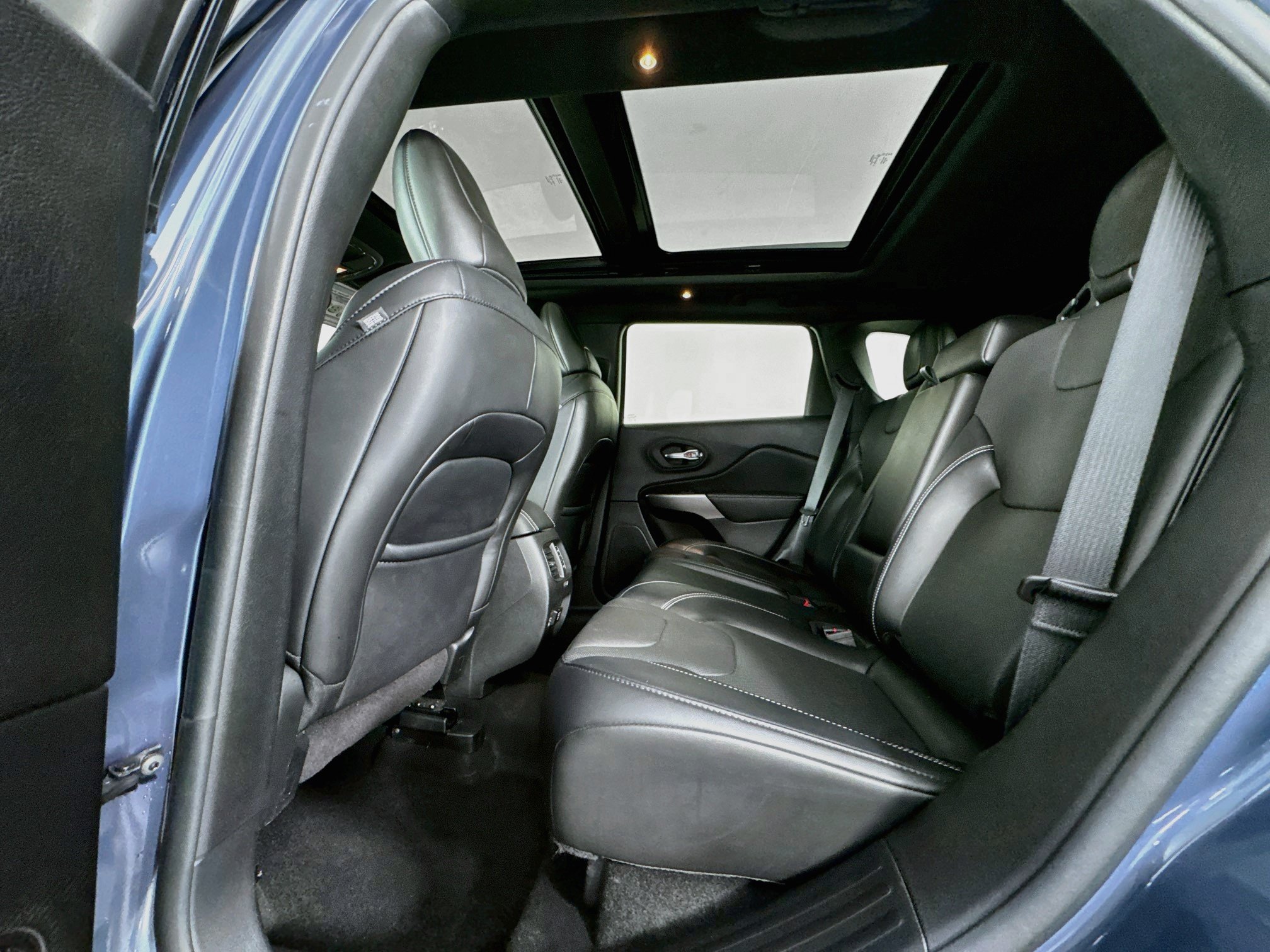 Used 2021 Jeep Cherokee Latitude Lux 80th Anniv w/ Quick Order Package 26U 80TH AWD/4WD image 25