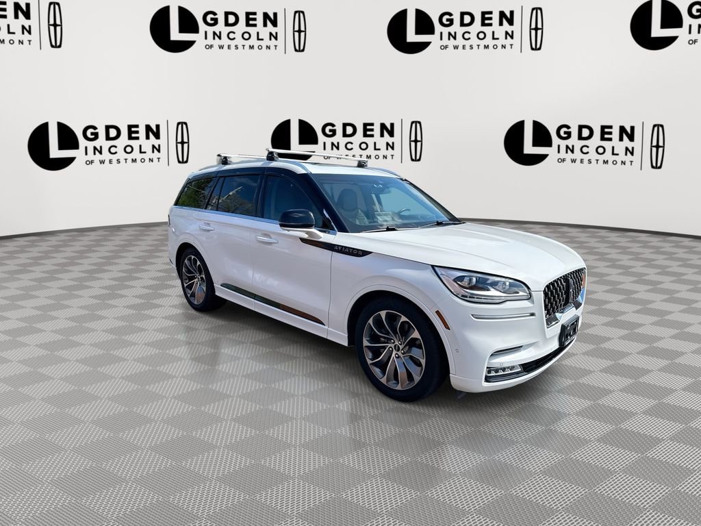 Used 2022 Lincoln Aviator Grand Touring w/ Equipment Group 301A AWD/4WD image 2