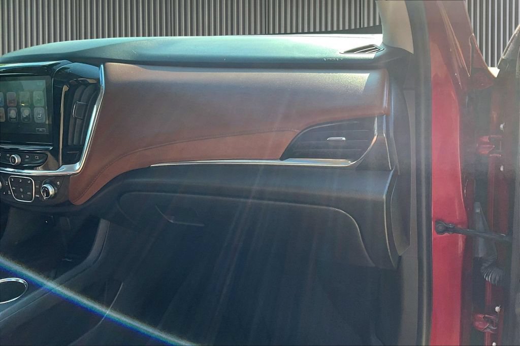 Used 2018 Chevrolet Traverse High Country w/ LPO, Floor Liner Package AWD/4WD image 18