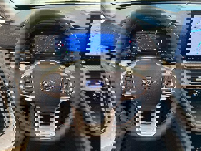 New 2025 Ford Explorer Active w/ Active Comfort Package image 27