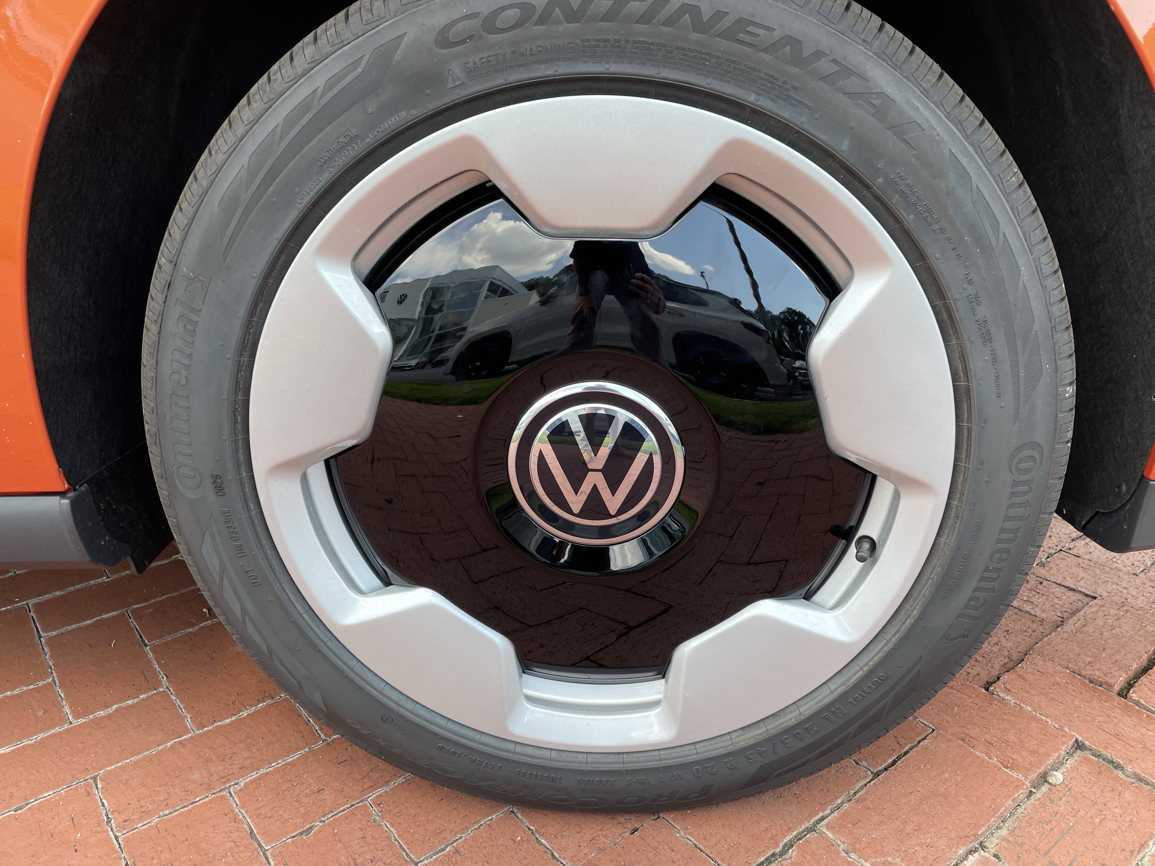 New 2025 Volkswagen ID. Buzz Pro S Plus image 8