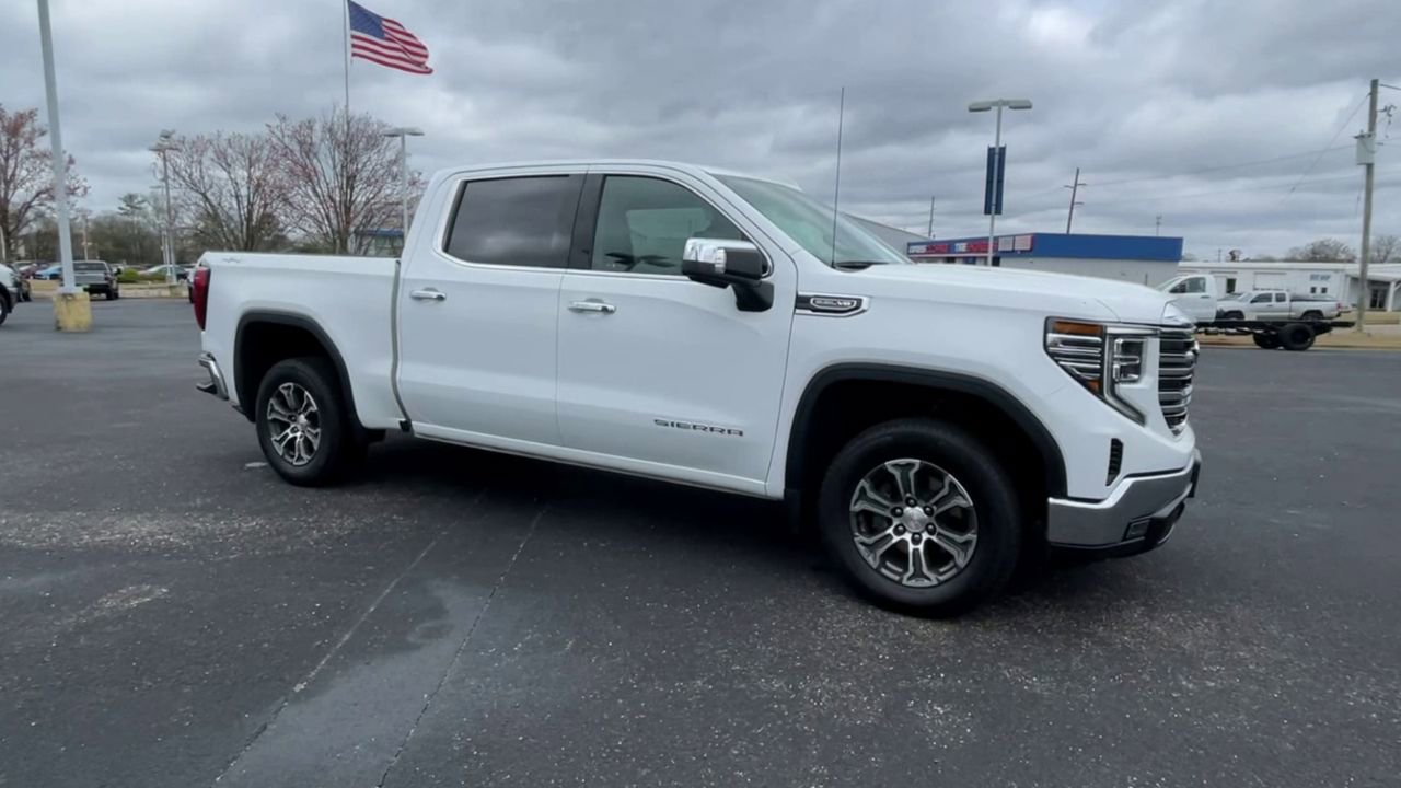 Used 2024 GMC Sierra 1500 SLT AWD/4WD image 2