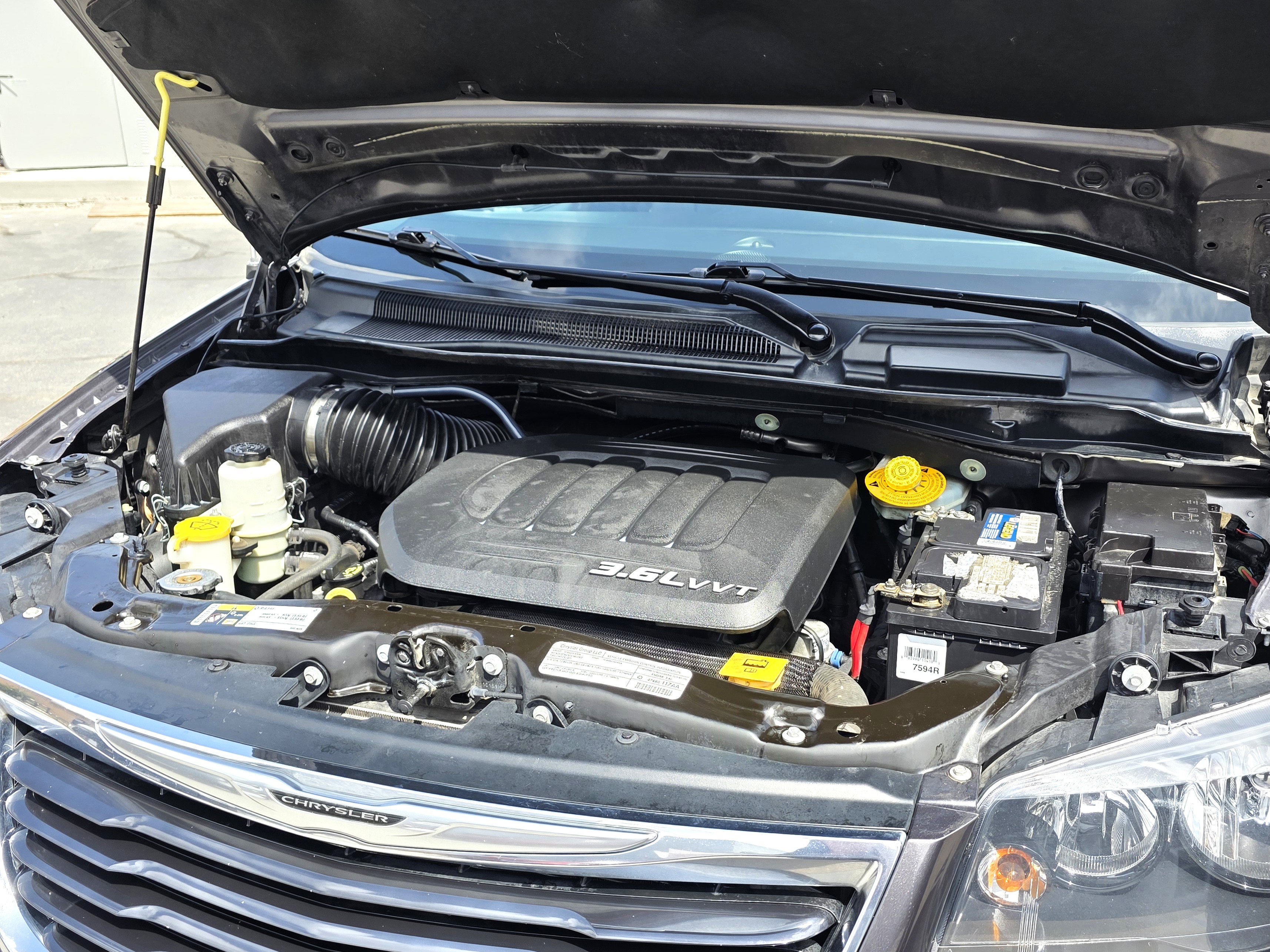 Used 2015 Chrysler Town & Country S w/ Trailer Tow Group FWD image 24