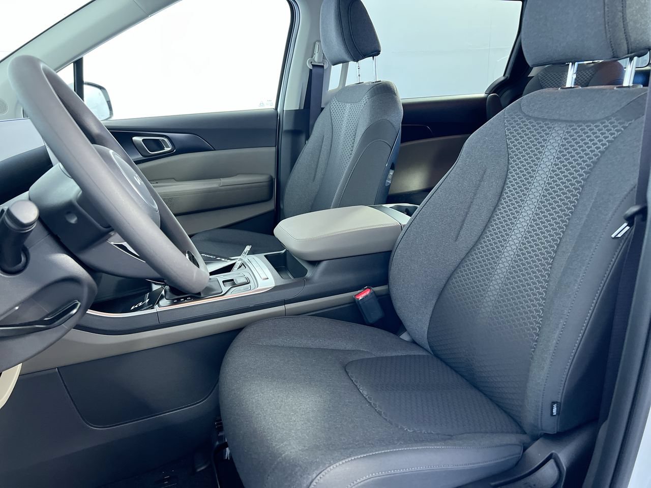 New 2027 Kia Carnival LX FWD image 14