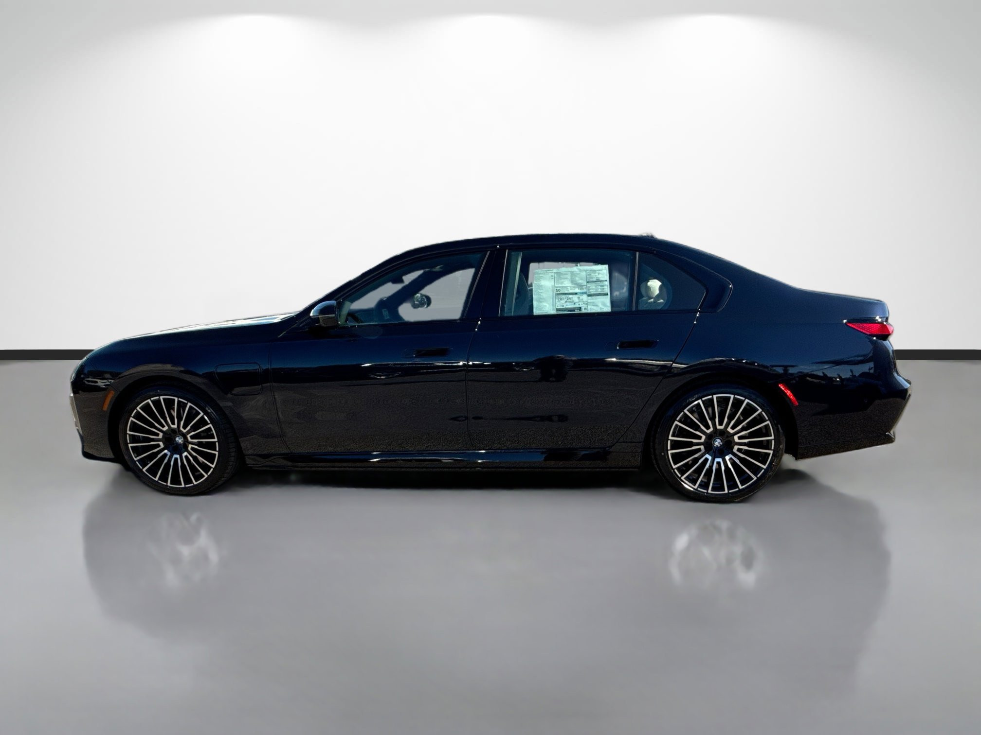 New 2026 BMW 750e xDrive image 6