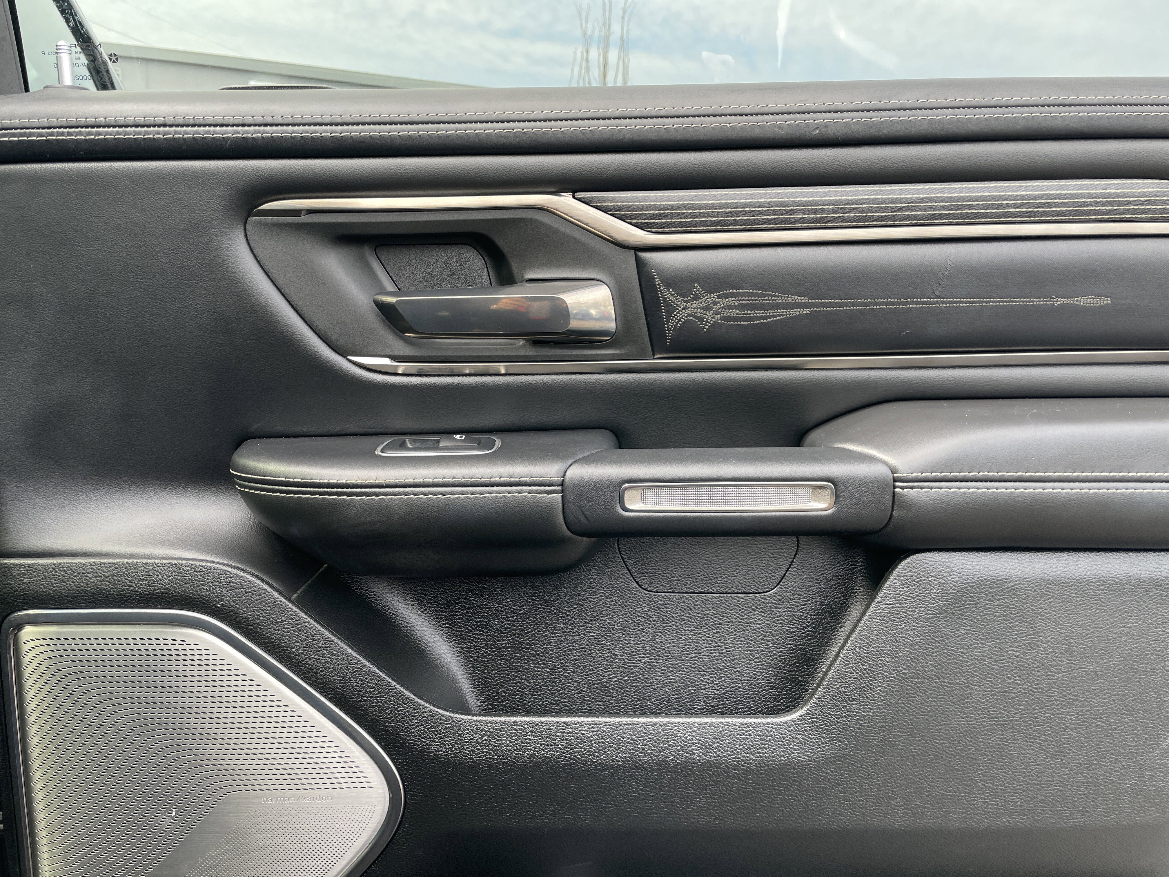 Used 2020 RAM 1500 Limited w/ Black Appearance Package image 18