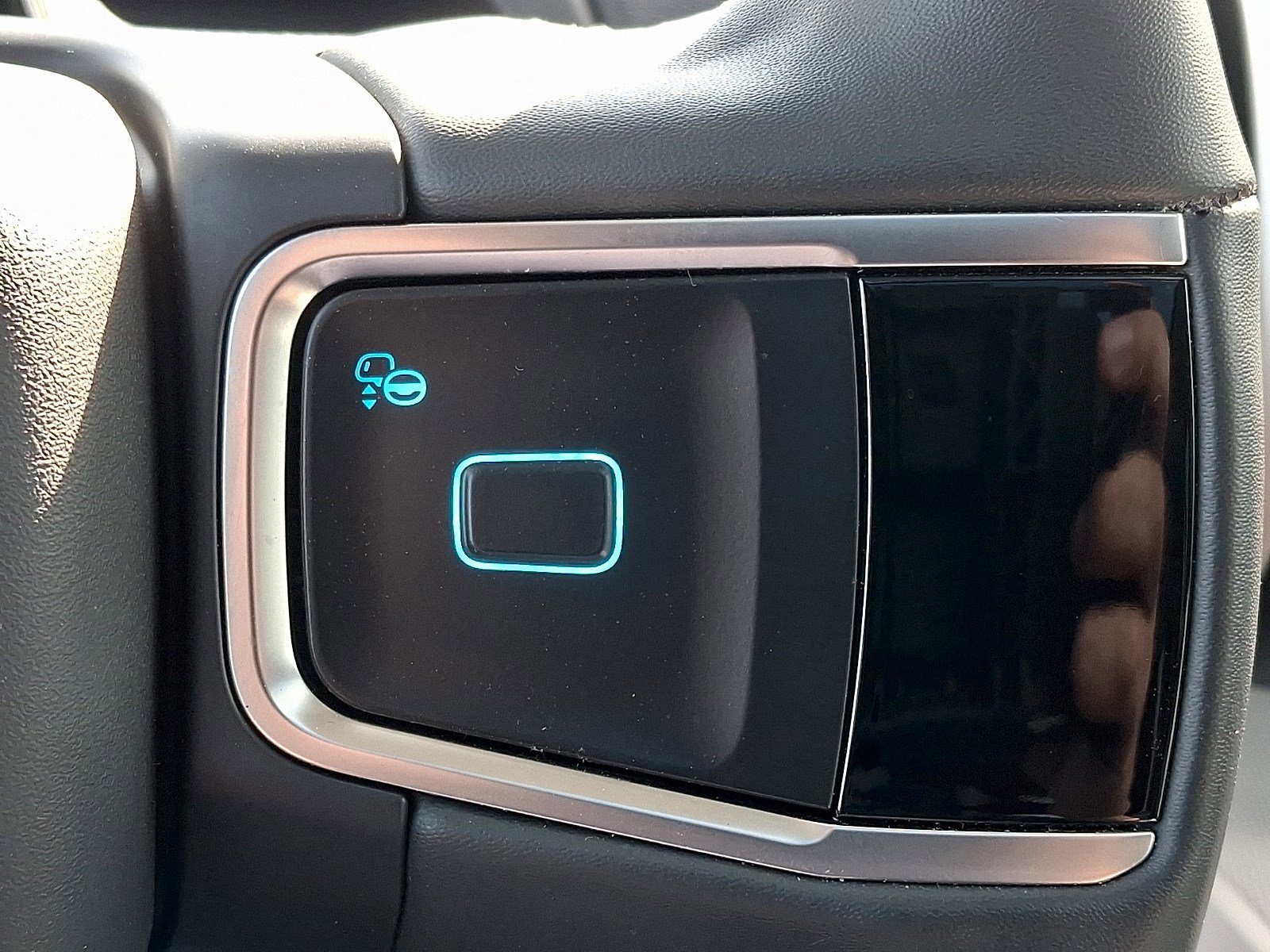 Certified 2025 Ford Expedition Active image 20