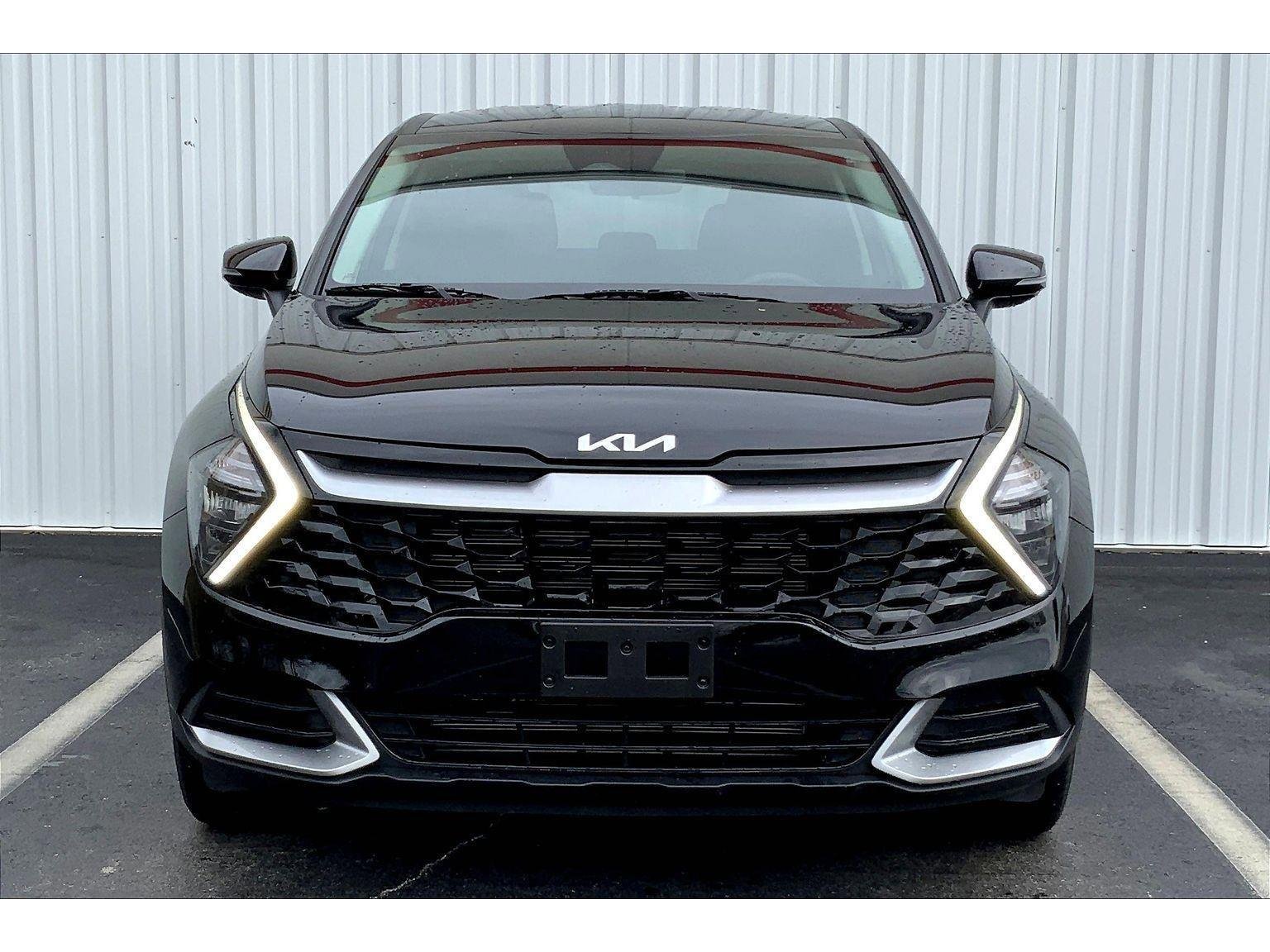 Used 2023 Kia Sportage EX image 3