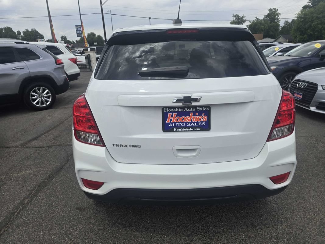 Used 2019 Chevrolet Trax LS w/ Tint and Cruise Package AWD/4WD image 12