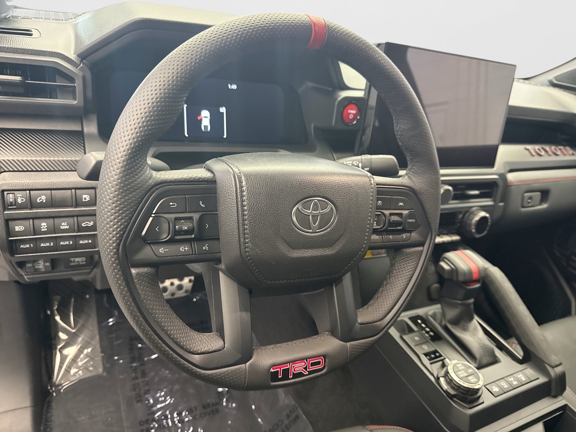 Used 2025 Toyota Tacoma TRD Pro w/ Tow Tech Package AWD/4WD image 12