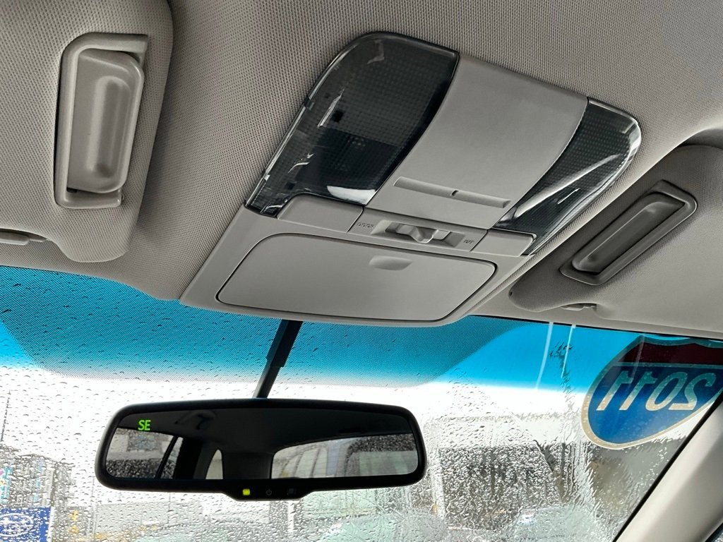 Used 2011 Subaru Outback 2.5i Premium w/ All-Weather Pkg image 16