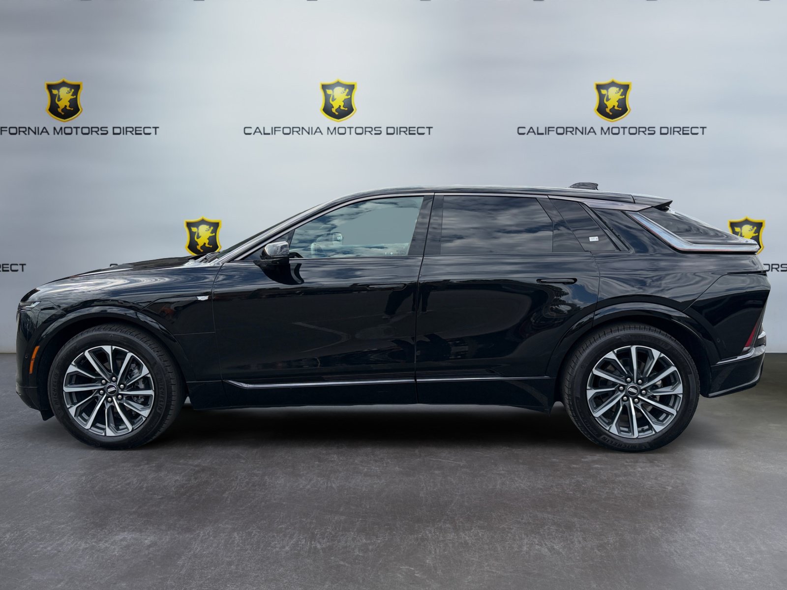 Used 2024 Cadillac Lyriq Sport RWD image 2