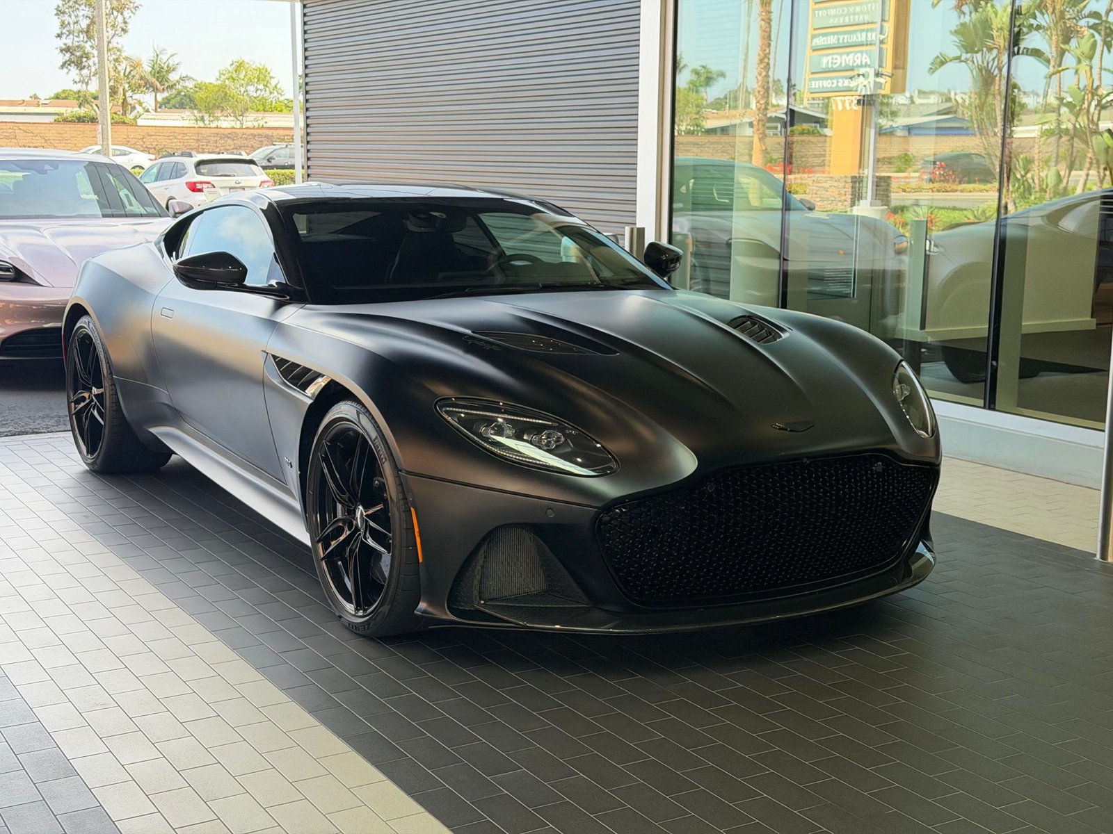 Used 2021 Aston Martin DBS Superleggera RWD image 2