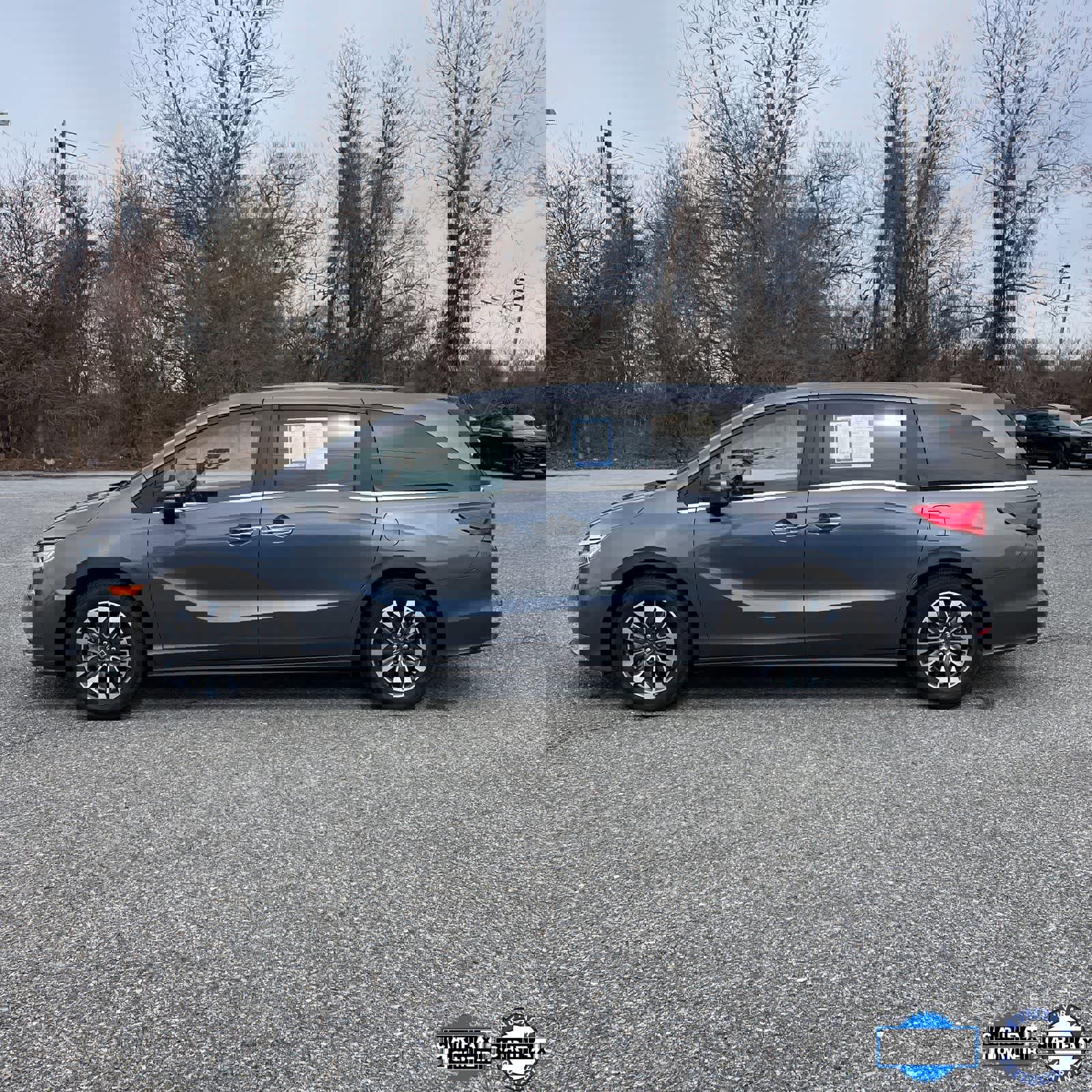 Used 2024 Honda Odyssey EX-L image 3