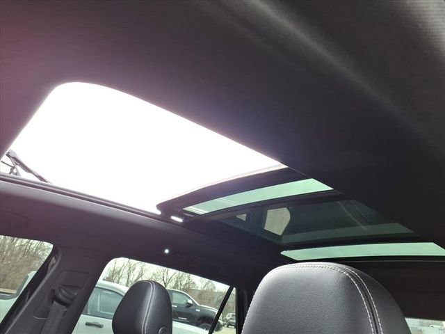 Used 2022 Volkswagen Atlas Cross Sport SE w/ Panoramic Sunroof Package image 19