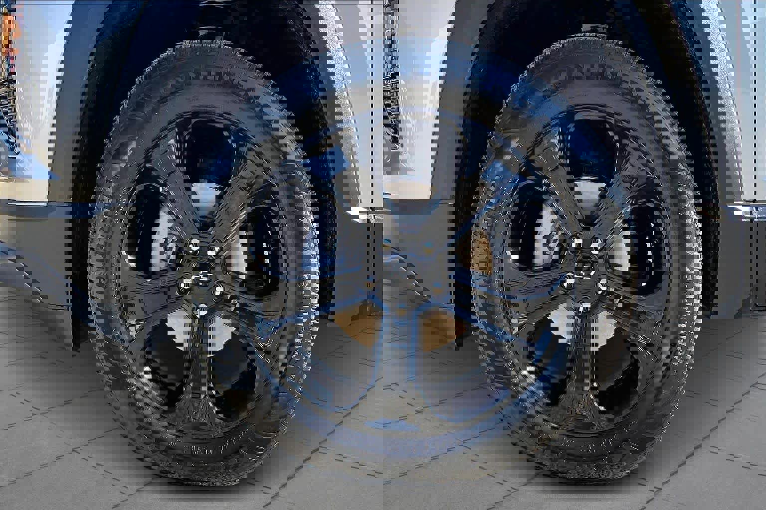 Used 2025 Chevrolet Equinox LT w/ Midnight Edition image 10