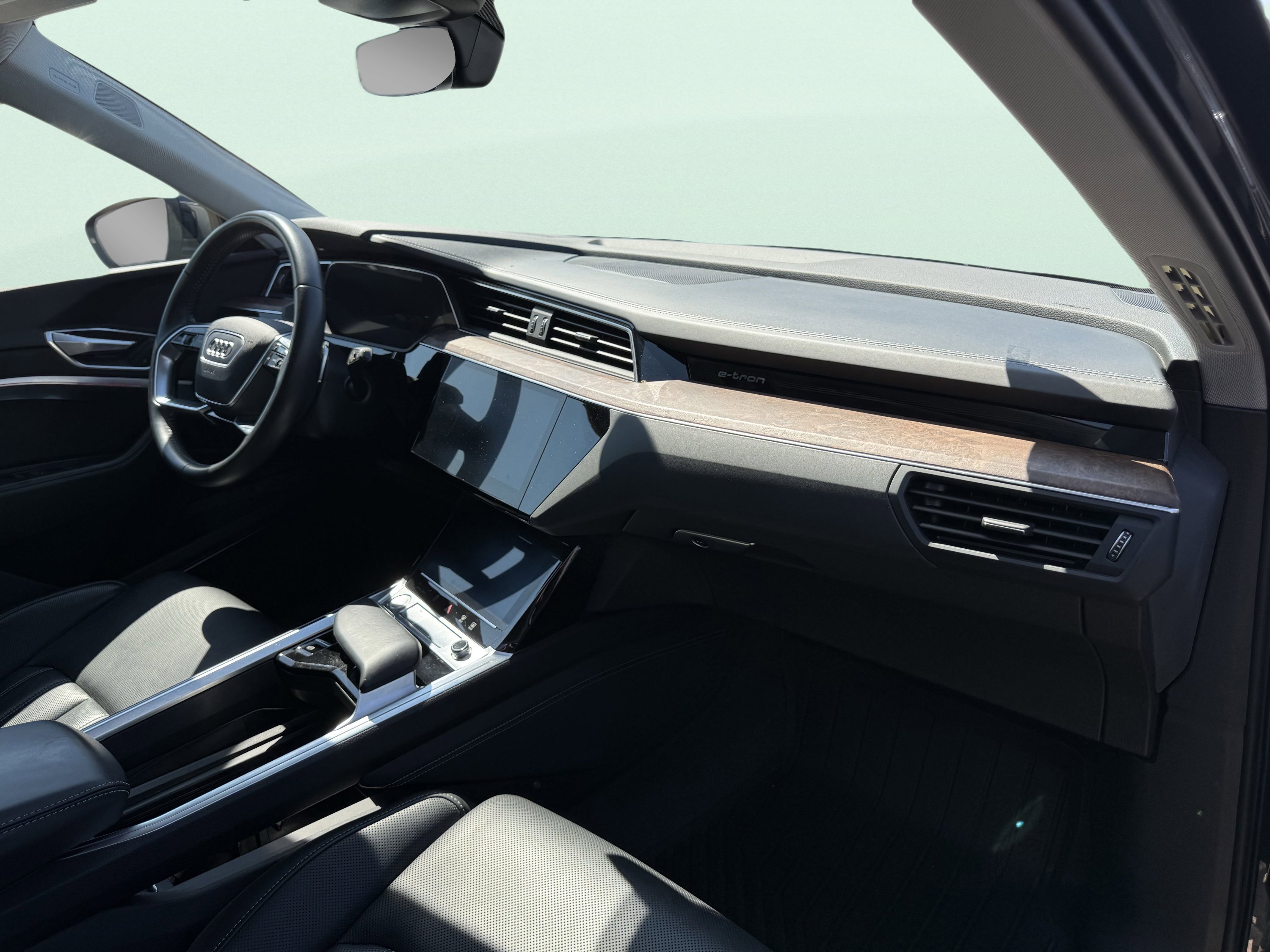 Used 2019 Audi e-tron Prestige w/ Prestige Package image 56