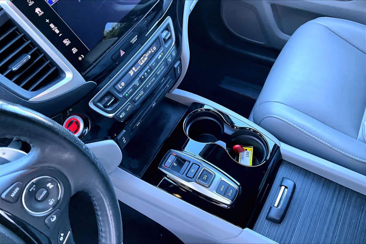 Used 2018 Honda Pilot Touring image 17