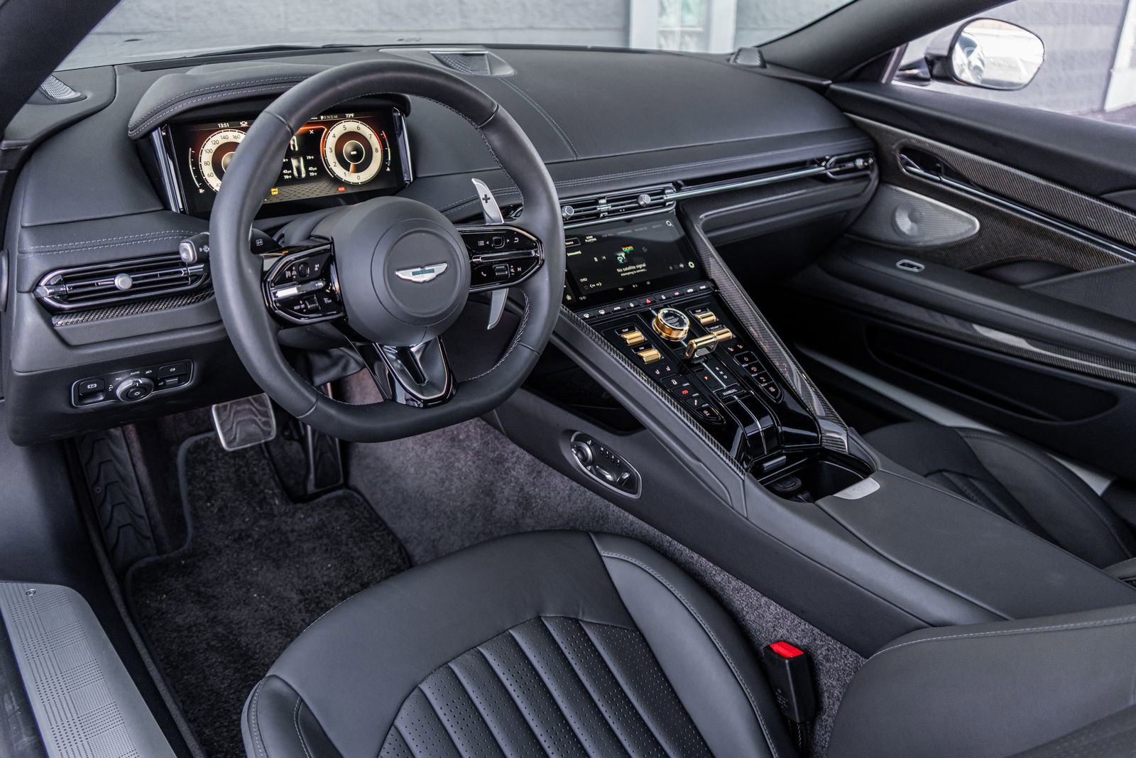 Used 2026 Aston Martin DB12 Coupe image 29