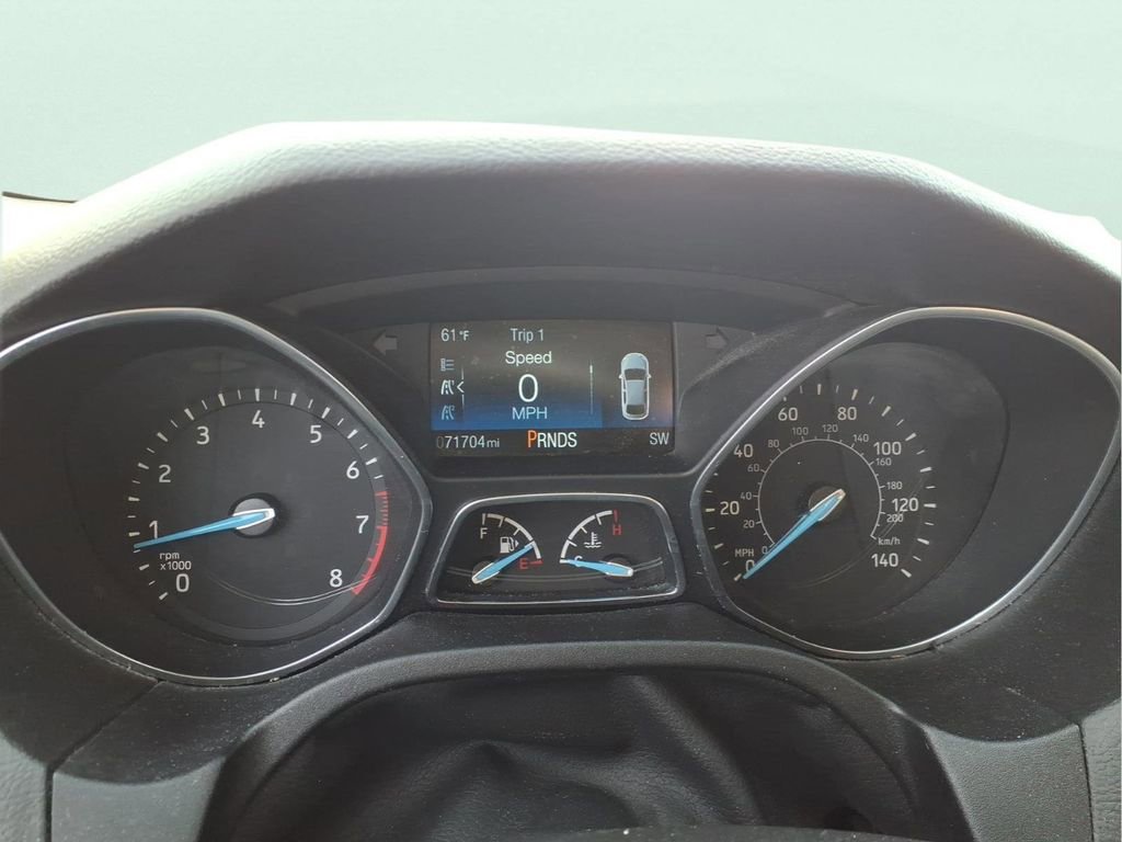 Used 2015 Ford Focus SE w/ SE Sport Package image 11