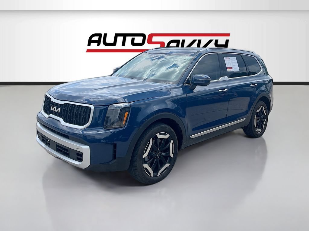 Used 2025 Kia Telluride S FWD image 3