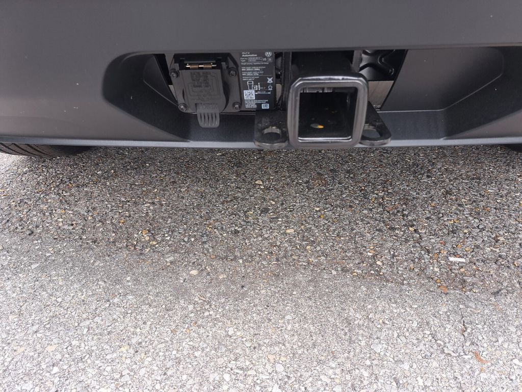 Used 2025 Volkswagen Atlas Cross Sport SE image 23