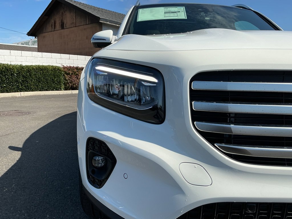New 2026 Mercedes-Benz GLB 250 4MATIC image 3