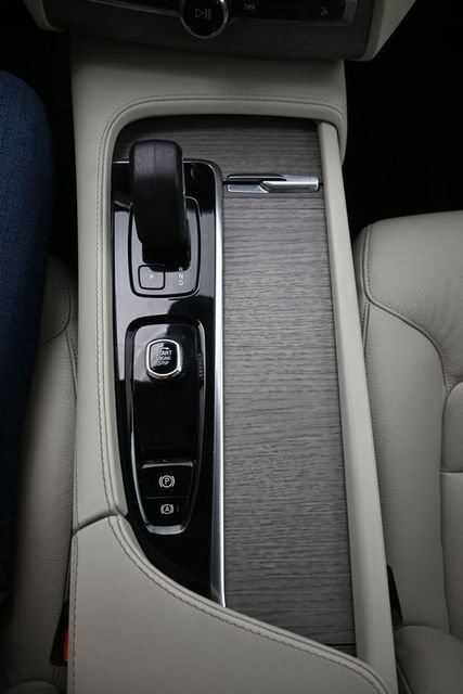 Used 2023 Volvo XC90 B6 Plus w/ Protection Package AWD/4WD image 11