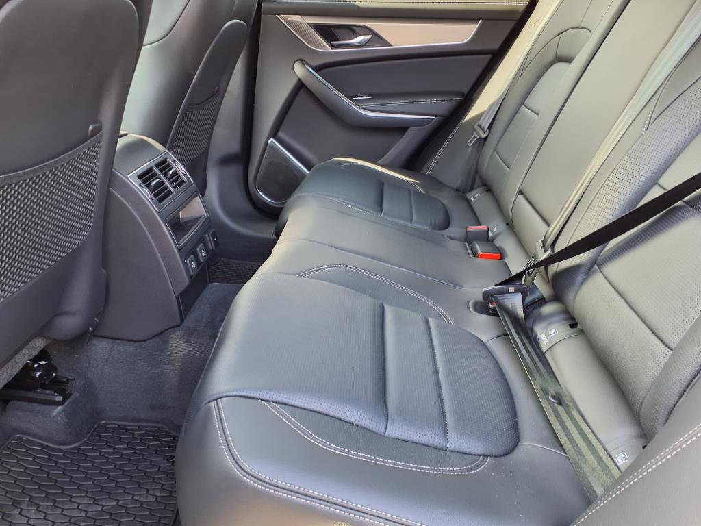 New 2026 Jaguar F-PACE R-Dynamic S image 5