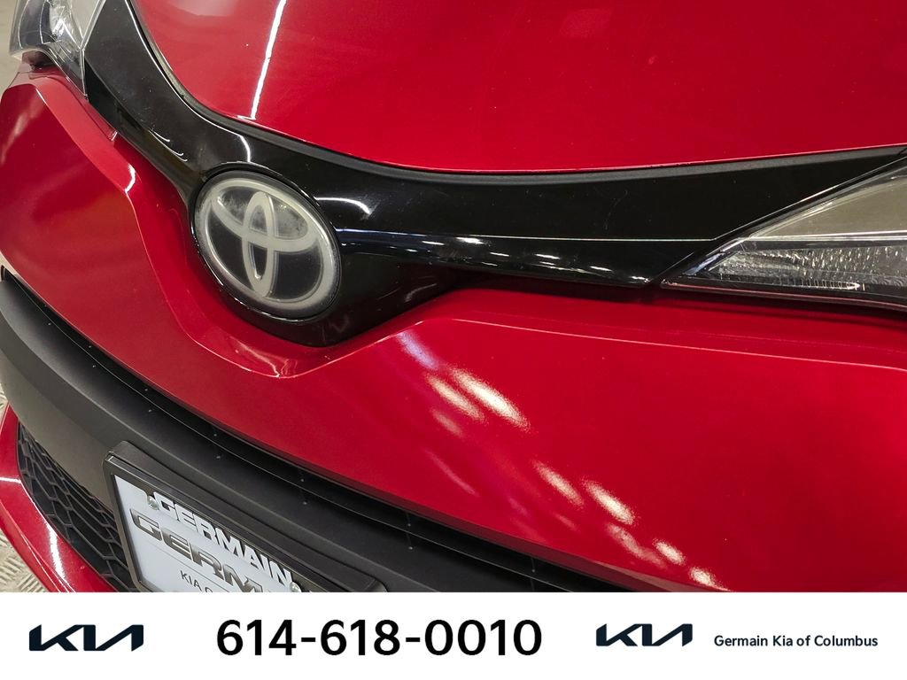 Used 2020 Toyota C-HR XLE image 14