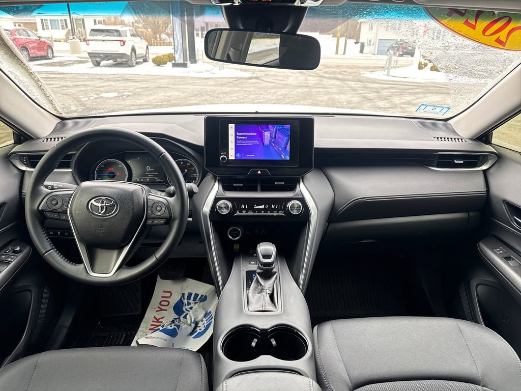 Used 2024 Toyota Venza LE image 14