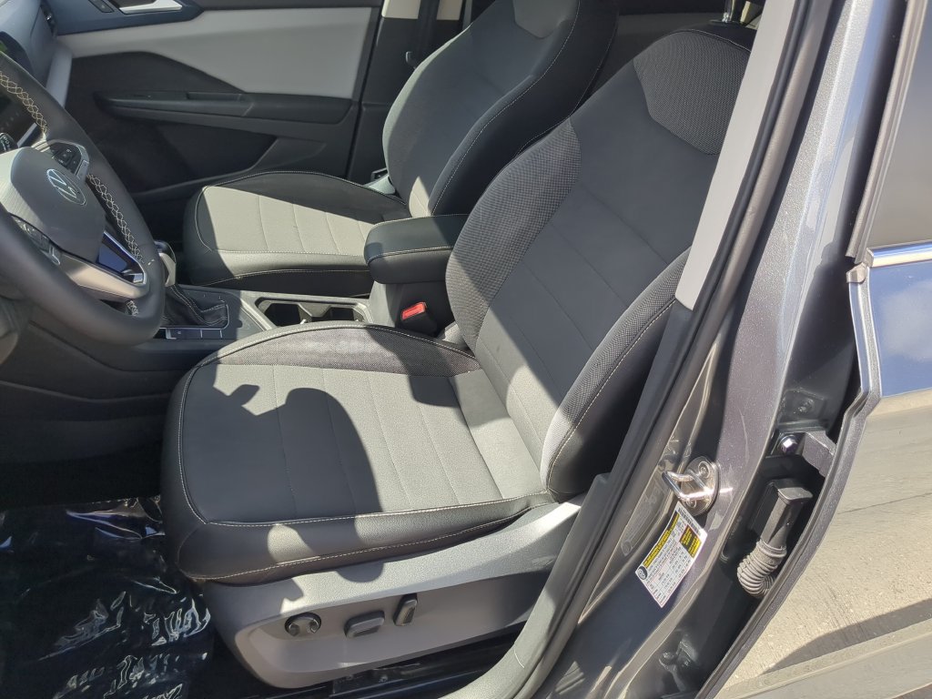 Certified 2022 Volkswagen Taos SE FWD image 19