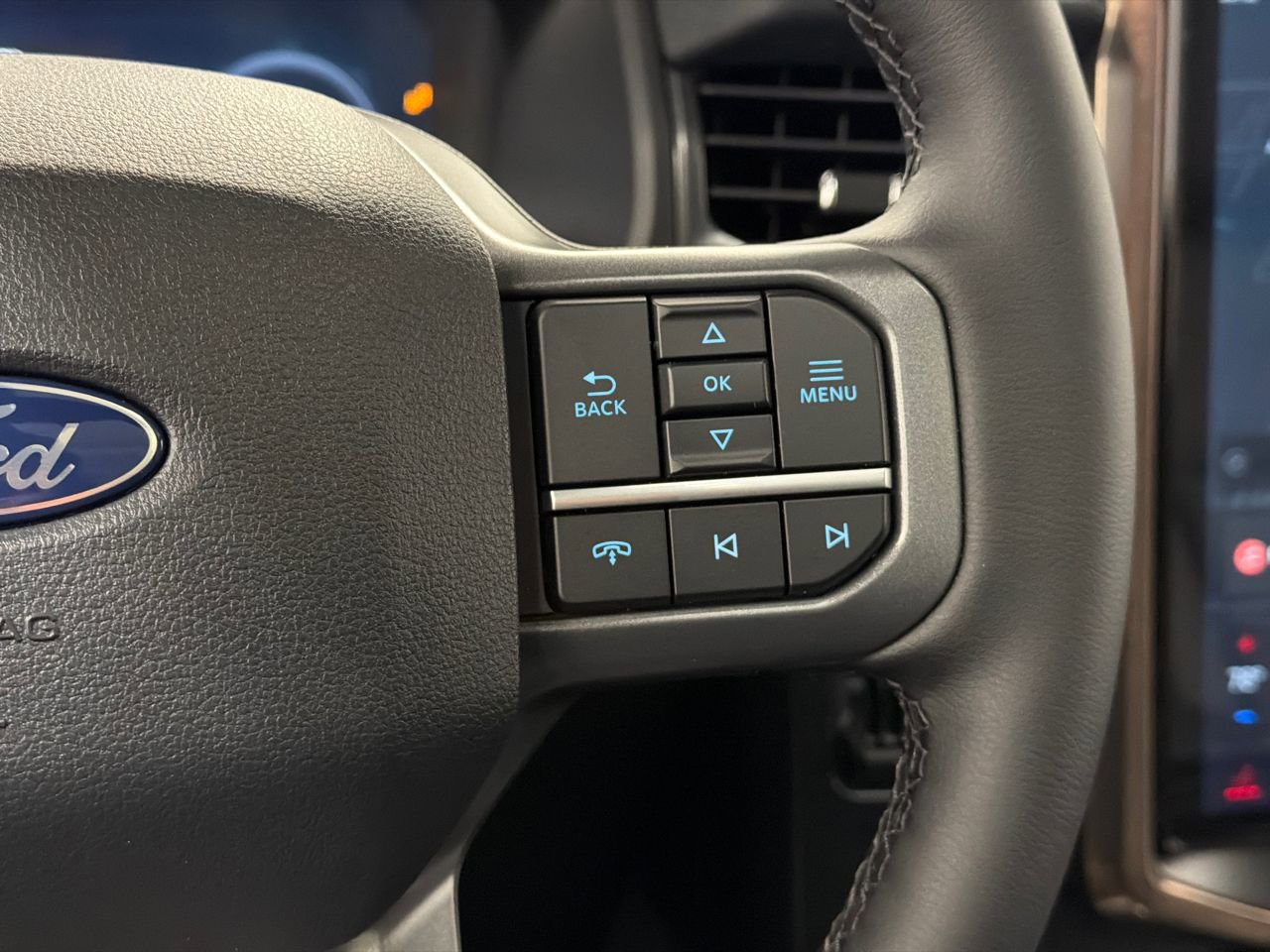 New 2025 Ford F150 Lightning Lariat image 27