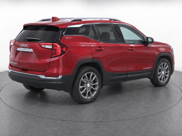 Used 2023 GMC Terrain SLT w/ Tech Package FWD image 4
