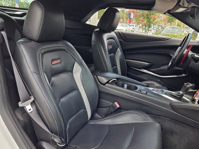 Used 2019 Chevrolet Camaro SS RWD image 15