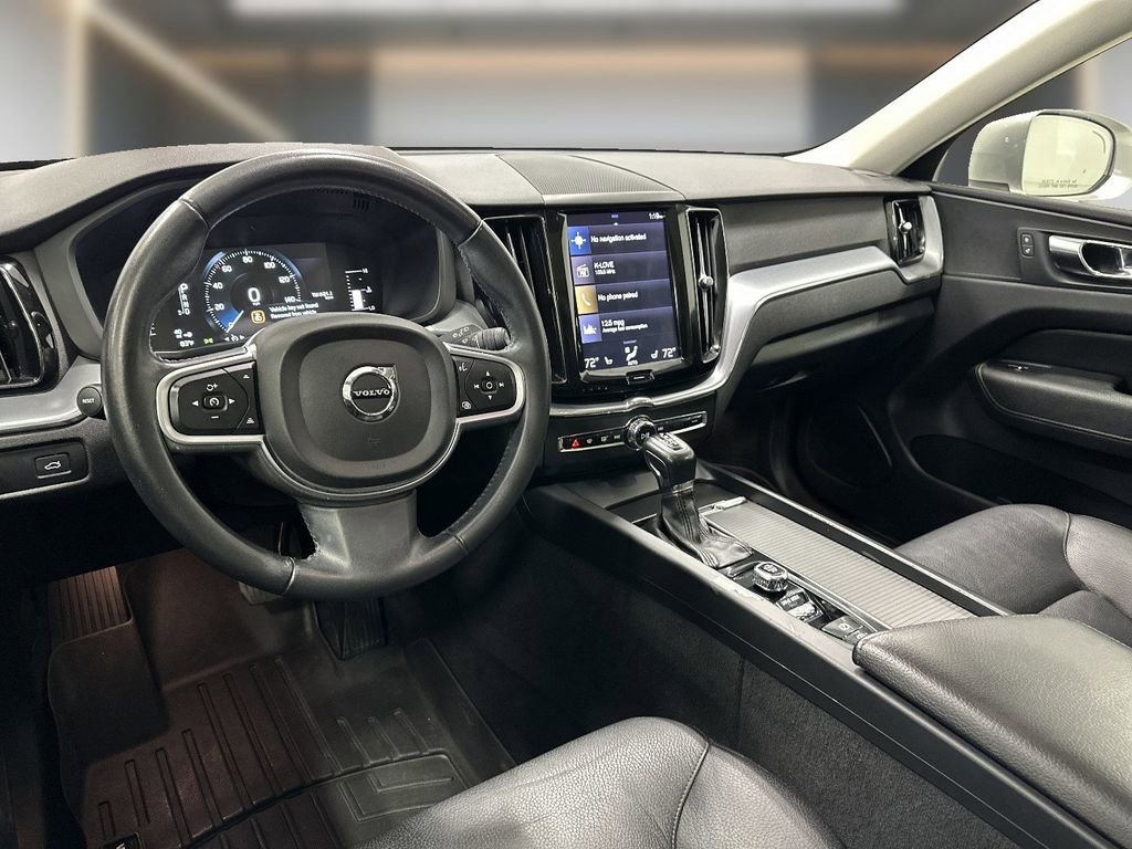 Used 2019 Volvo XC60 T6 Momentum w/ Premium Package image 11
