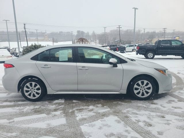 Used 2024 Toyota Corolla LE image 8