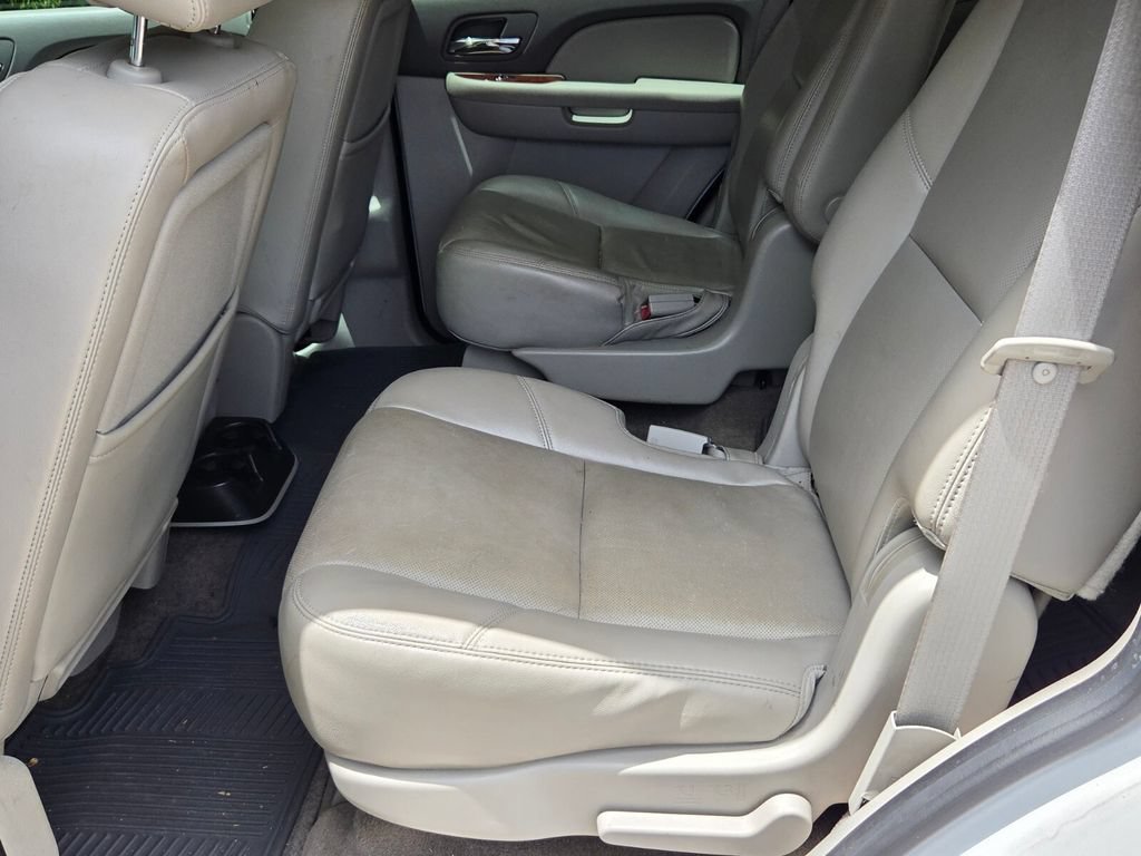 Used 2011 Chevrolet Tahoe LTZ RWD image 11