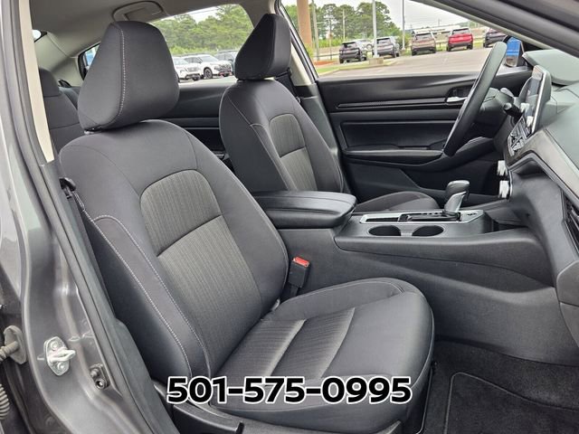 Used 2025 Nissan Altima 2.5 SV FWD image 17