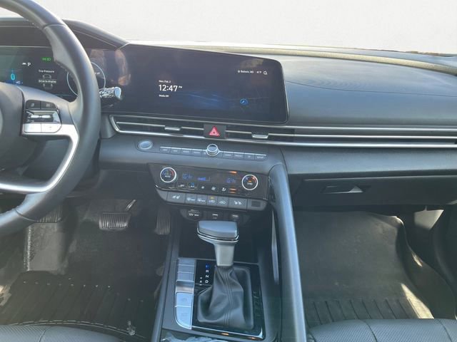 Used 2023 Hyundai Elantra Limited image 12