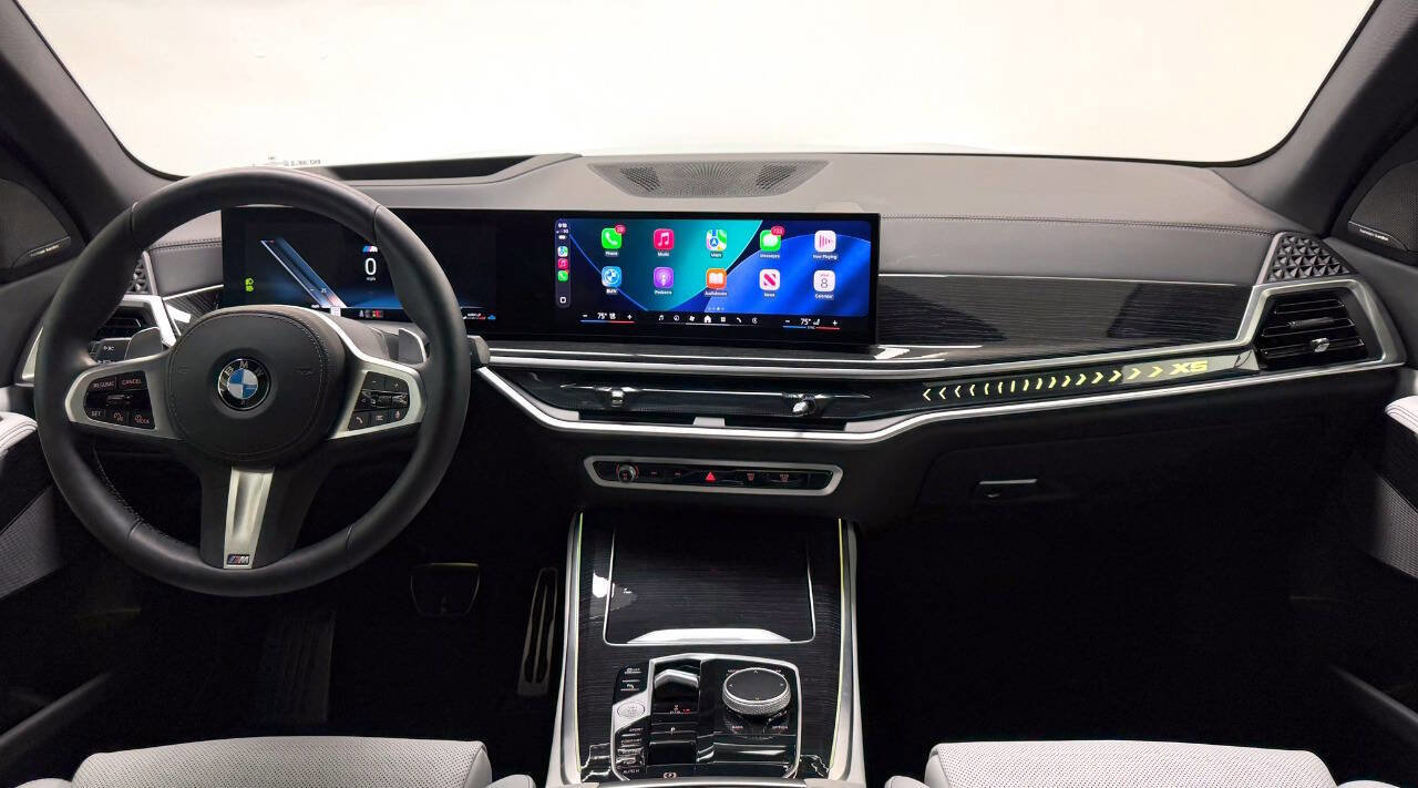 Used 2025 BMW X5 xDrive40i w/ M Sport Package image 39