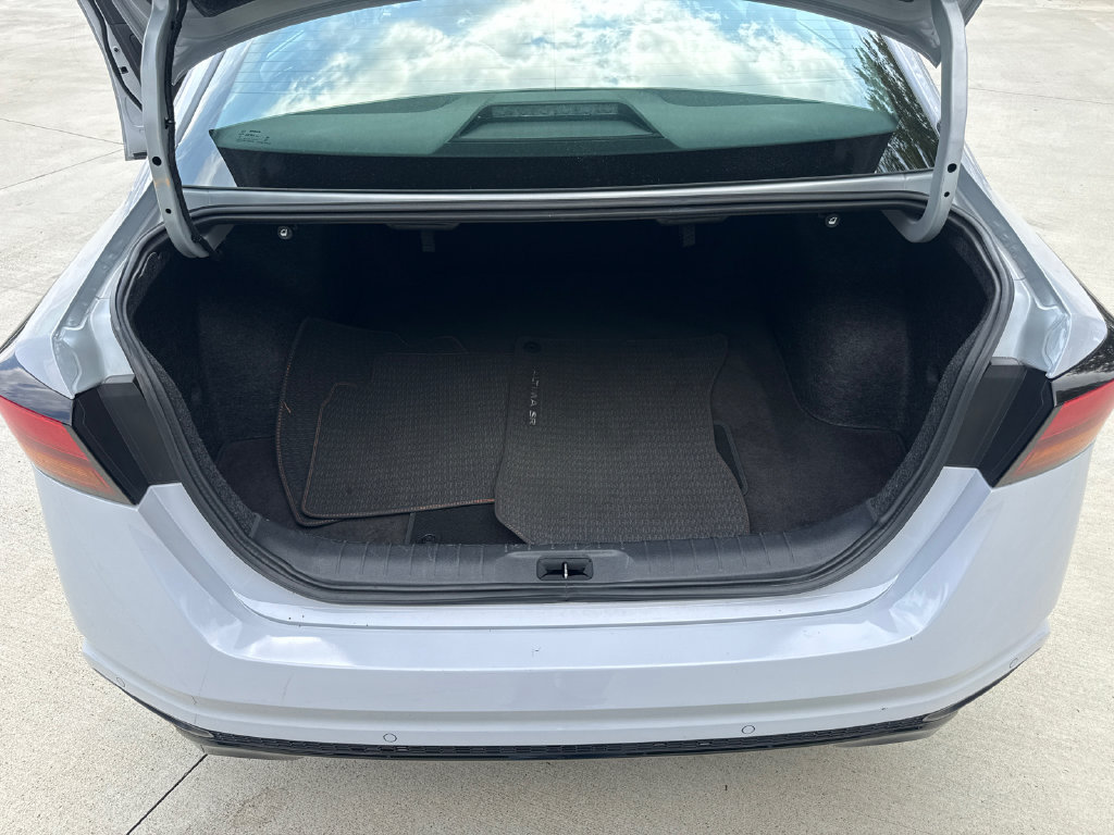 Used 2025 Nissan Altima 2.5 SR FWD image 33