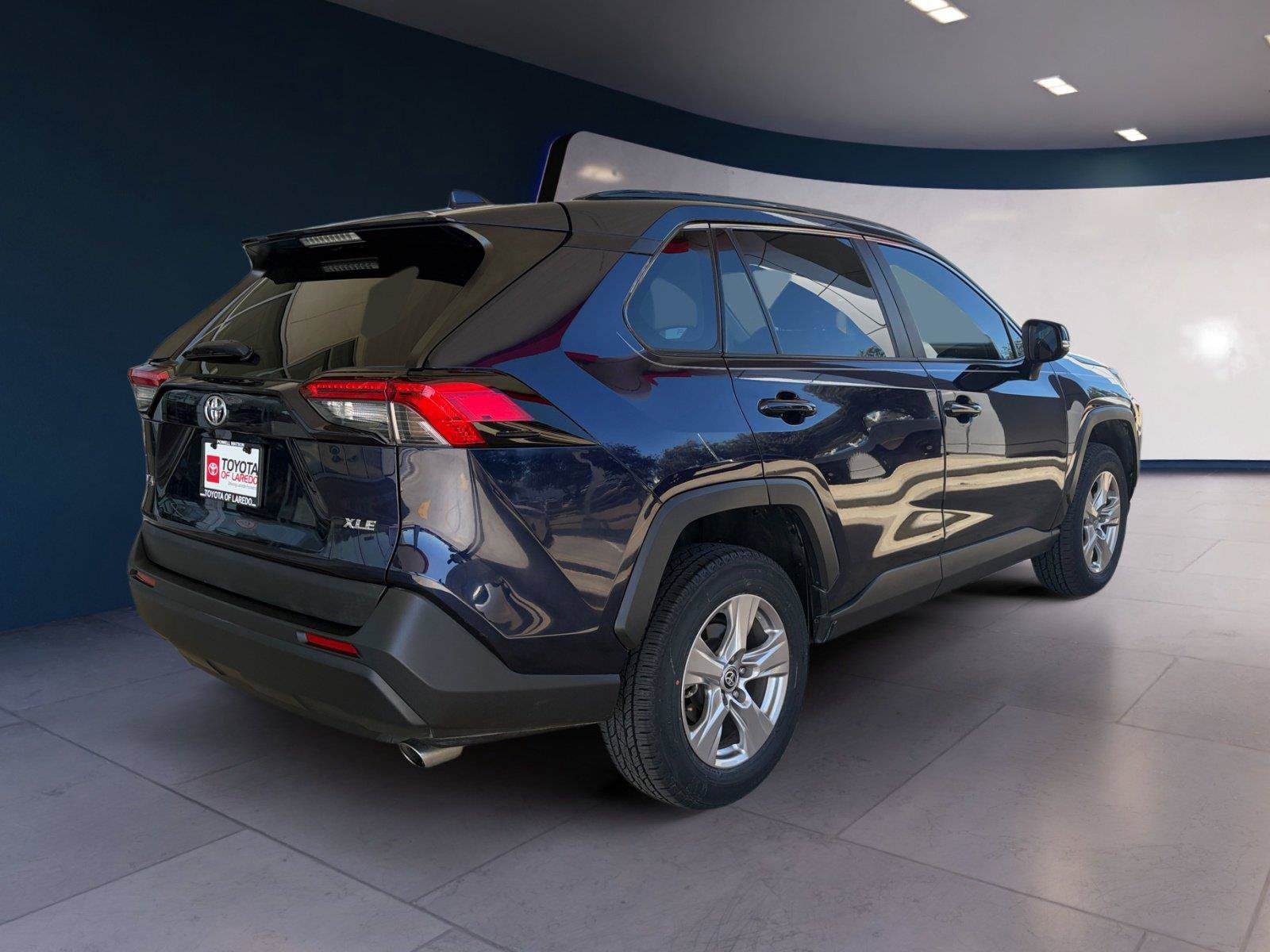 Used 2022 Toyota RAV4 XLE FWD image 5