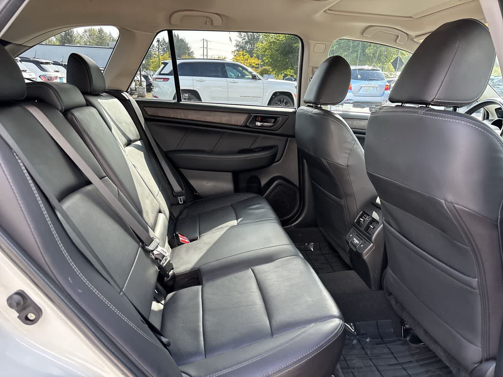 Used 2018 Subaru Outback 2.5i Limited AWD/4WD image 6