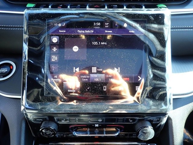 New 2025 Jeep Grand Cherokee Altitude image 21