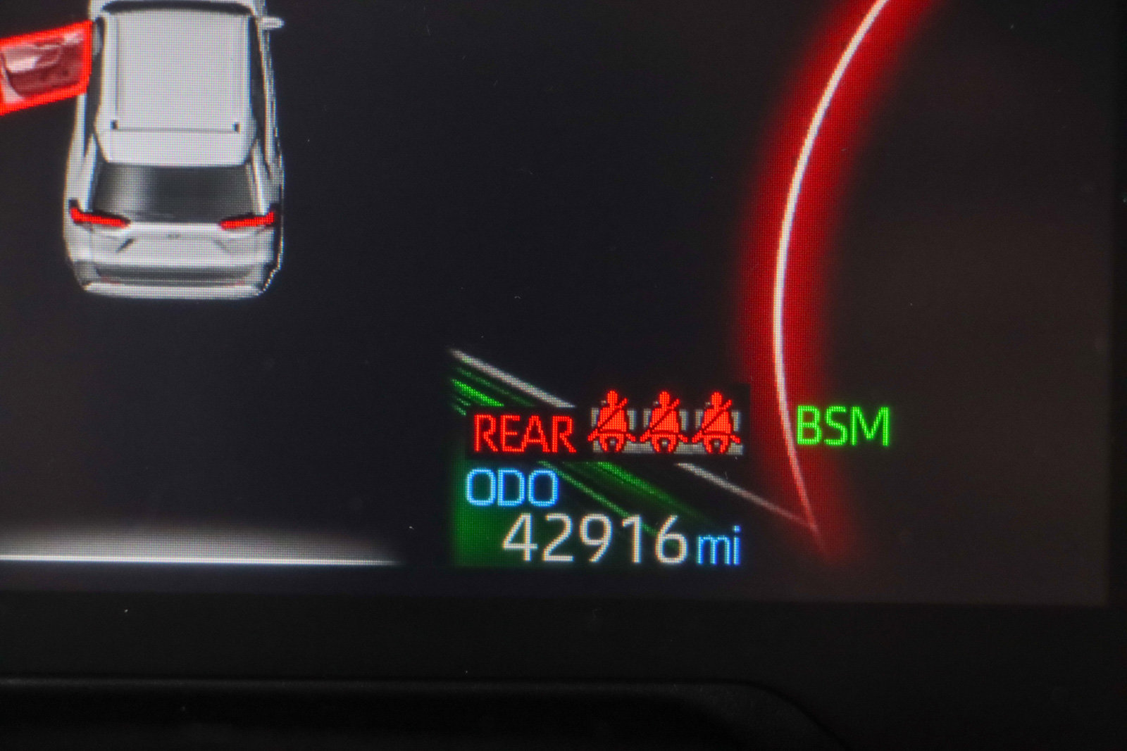 Used 2024 Toyota RAV4 XLE FWD image 16